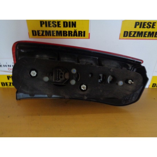 STOP DREAPTA LANCIA MUSA , AN 2004-2007 