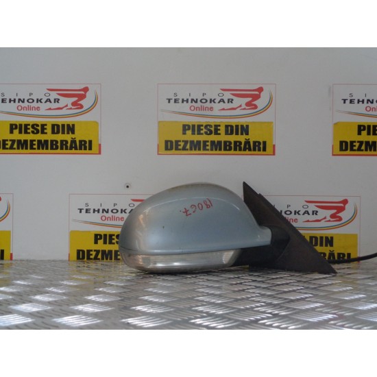 OGLINDA DREAPTA  VOLKSWAGEN PASSAT , AN 2003-2005, 7 FIRE , CU SEMNALIZARE 