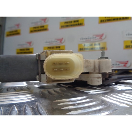 MACARA STANGA FATA BMW SERIA 1 E87 , AN 2005-2010