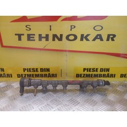 RAMPA INJECTOARE TOYOTA YARIS 1,4 D ,AN 2010-2013 !