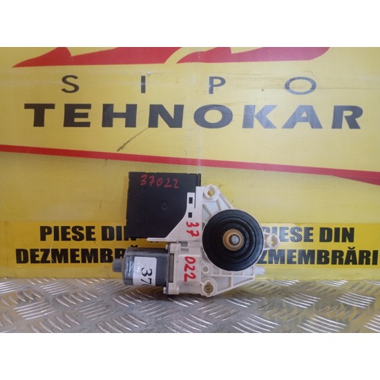 MOTORAS MACARA STANGA FATA AUDI A3 8P ,AN 2003-2009 ! MOTORAS MACARA STANGA FATA AUDI A3 8P ,AN 2003-2009 !
