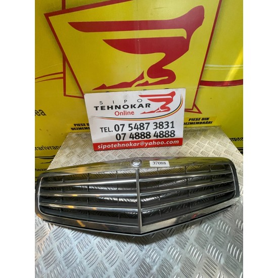 GRILA RADIATOR MERCEDES BENZ CLASA C ,W204 ,AN 2007-2014 !