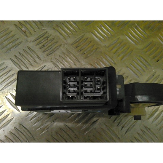 MOTORAS MACARA STANGA SPATE SKODA FABIA I ,AN 2000-2007 !