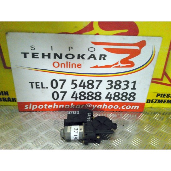 MOTORAS MACARA DREAPTA SPATE SKODA FABIA I, AN 2000-0007 !