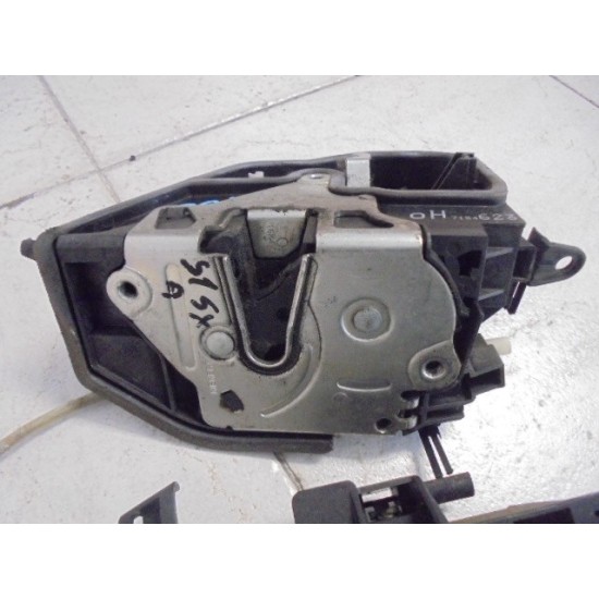 BROASCA USA STANGA FATA BMW SERIA 1 2004-2011