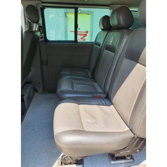Dezmembram Volkswagen Transporter T5 (fabr. 2003-2015) Dezmembram Volkswagen Transporter T5 (fabr. 2003-2015)