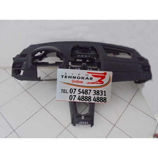 Plansa bord Bmw X3 E83 an 2004-2010 Plansa bord Bmw X3 E83 an 2004-2010