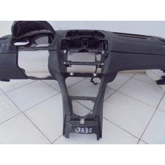 Plansa bord Bmw X3 E83 an 2004-2010 Plansa bord Bmw X3 E83 an 2004-2010