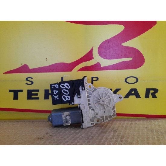 MOTORAS MACARA DREAPTA SPATE VOLKSWAGEN PASSAT SW 2005-2011