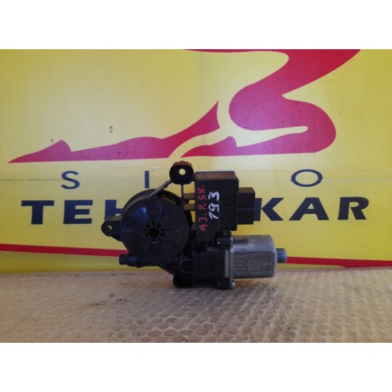 MOTORAS MACARA STANGA SPATE AUDI A3 2012-2017