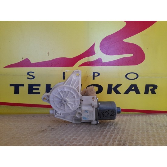 MOTORAS MACARA STANGA SPATE MERCEDES CLASA E 2009-2016 MOTORAS MACARA STANGA SPATE MERCEDES CLASA E 2009-2016