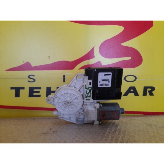 MOTORAS MACARA DREAPTA AUDI A3, 3 USI , 2004-2012