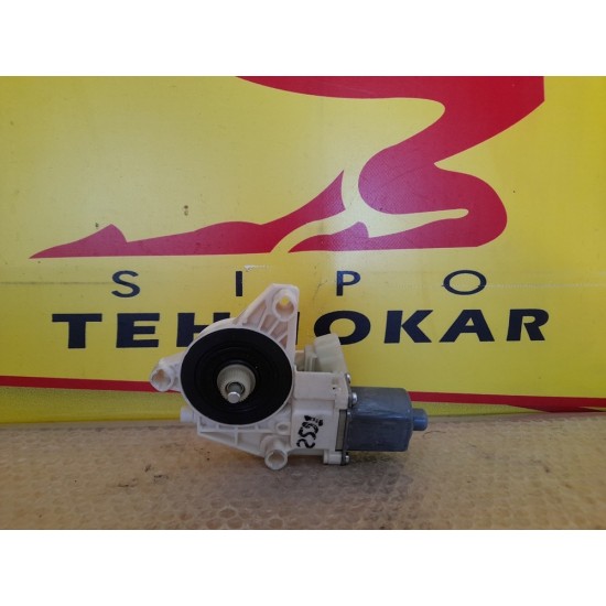 MOTORAS MACARA DREAPTA SPATE MERCEDES CLASA E 2009-2016 MOTORAS MACARA DREAPTA SPATE MERCEDES CLASA E 2009-2016