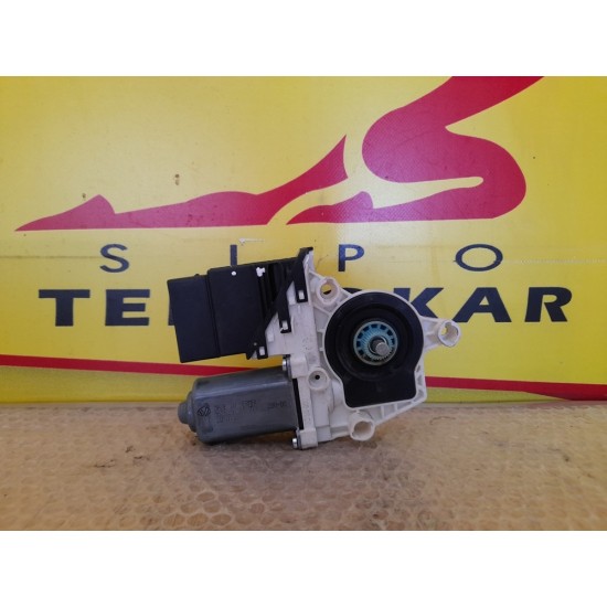 MOTORAS MACARA DREAPTA SPATE VOLKSWAGEN TIGUAN 2007-2016 MOTORAS MACARA DREAPTA SPATE VOLKSWAGEN TIGUAN 2007-2016