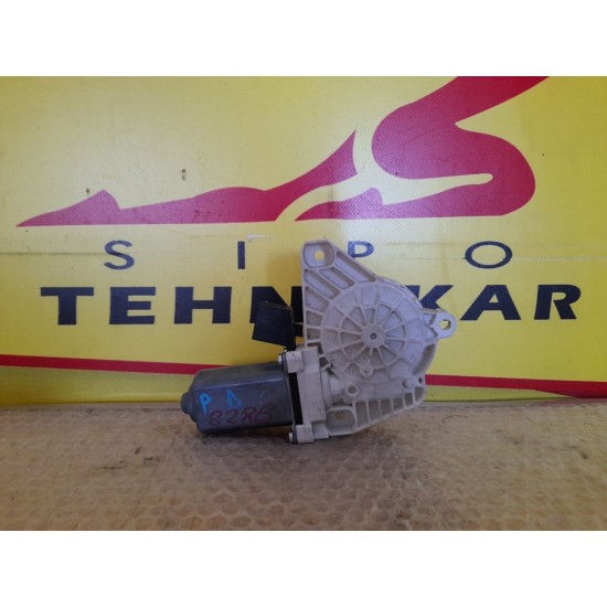 MOTORAS MACARA DREAPTA SPATE MERCEDES CLASA A/B 2004-2011