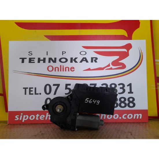 MOTORAS MACARAN STANGA FATA VOLKSWAGEN TOUAREG 2002-2010 MOTORAS MACARAN STANGA FATA VOLKSWAGEN TOUAREG 2002-2010
