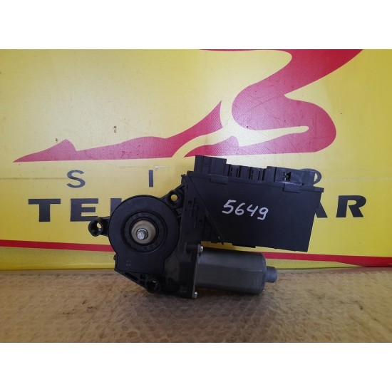 MOTORAS MACARAN STANGA FATA VOLKSWAGEN TOUAREG 2002-2010 MOTORAS MACARAN STANGA FATA VOLKSWAGEN TOUAREG 2002-2010