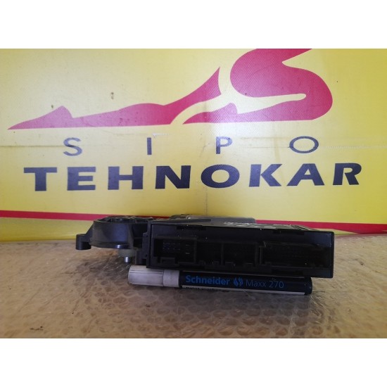 MOTORAS MACARAN STANGA FATA VOLKSWAGEN TOUAREG 2002-2010 MOTORAS MACARAN STANGA FATA VOLKSWAGEN TOUAREG 2002-2010