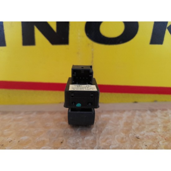 BUTOANE GEAM AUDI A3 5 USI 2005-2008