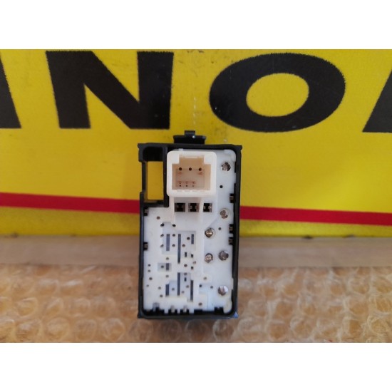 BUTOANE GEAM TOYOTA IQ 2008-2016 BUTOANE GEAM TOYOTA IQ 2008-2016