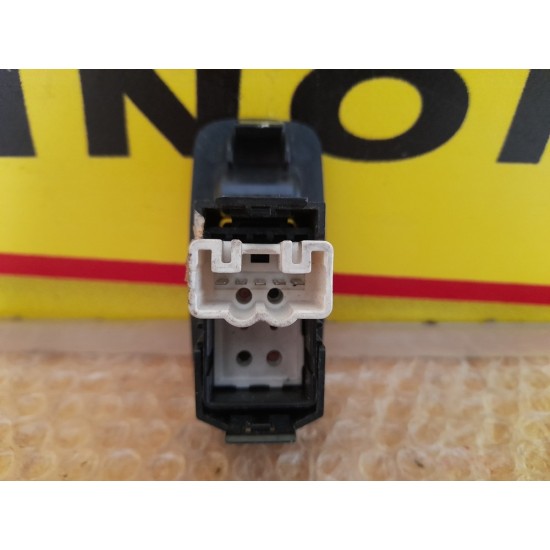 BUTOANE GEAM TOYOTA Rav 4 2002-2006 BUTOANE GEAM TOYOTA Rav 4 2002-2006