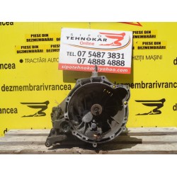 CUTIE VITEZE MANUALA FORD FOCUS 1, 1.6 BENZINA, AN 2002