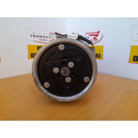 COMPRESOR AC DACIA SANDERO 1.4 BENZINA AN 2004-2011