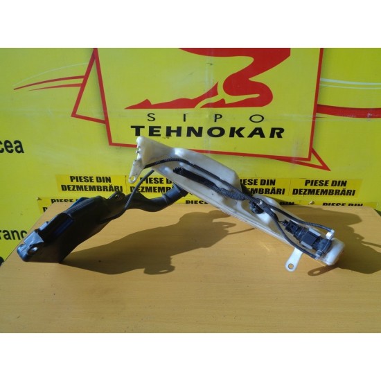 VAS LICHID PARBRIZ AUDI A4 B8, AN 2008-2015- CU SPALATOR FAR VAS LICHID PARBRIZ AUDI A4 B8, AN 2008-2015- CU SPALATOR FAR