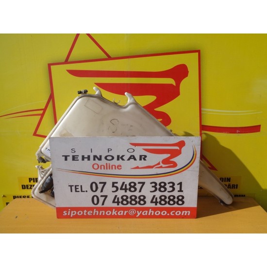 VAS LICHID PARBRIZ BMW SERIA 1 E81, AN 2004-2012- CU SPALATOR FAR VAS LICHID PARBRIZ BMW SERIA 1 E81, AN 2004-2012- CU SPALATOR FAR