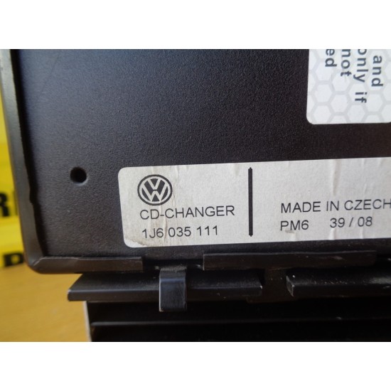 MAGAZIE CD + AMPLIFICATOR VOLKSWAGEN TOUAREG, AN 2006 MAGAZIE CD + AMPLIFICATOR VOLKSWAGEN TOUAREG, AN 2006