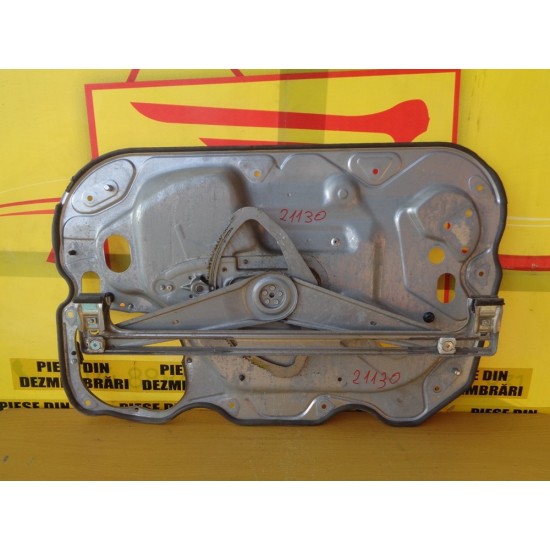 MACARA / PANOU STANGA FATA FORD FOCUS II, AN 2004-2011 - BERLINA