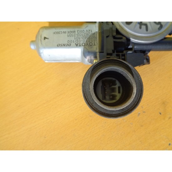 MACARA DREAPTA FATA TOYOTA YARIS, AN 2011-2015 MACARA DREAPTA FATA TOYOTA YARIS, AN 2011-2015
