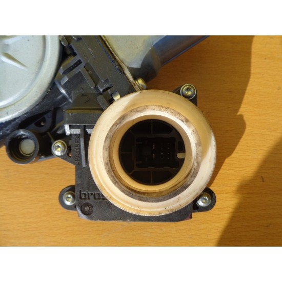 MACARA DREAPTA SPATE TOYOTA AVENSIS, AN 2009-2016 MACARA DREAPTA SPATE TOYOTA AVENSIS, AN 2009-2016