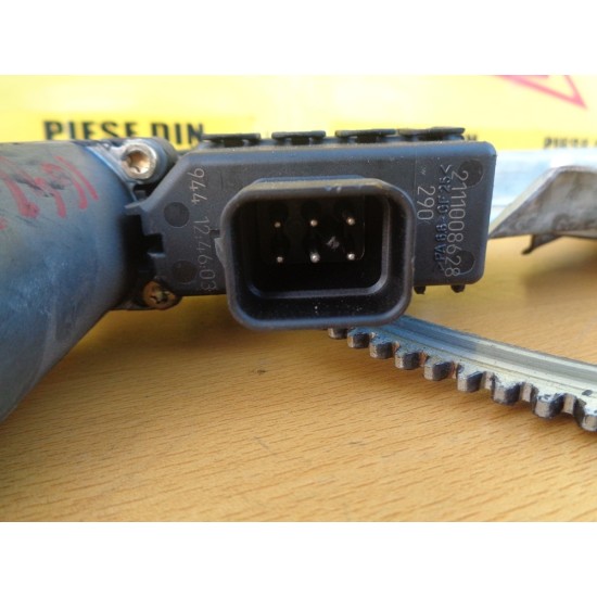 MACARA DREAPTA FATA OPEL ZAFIRA A, AN 1999-2005
