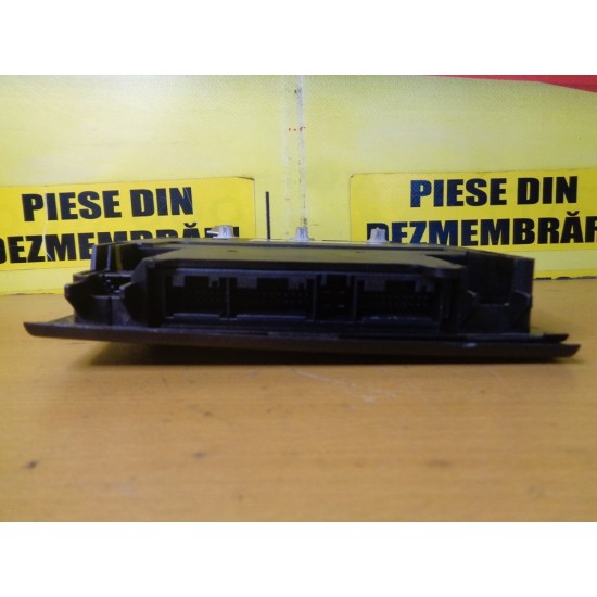 PLAFONIERA BMW SERIA 3 E90, AN 2005-2011 PLAFONIERA BMW SERIA 3 E90, AN 2005-2011