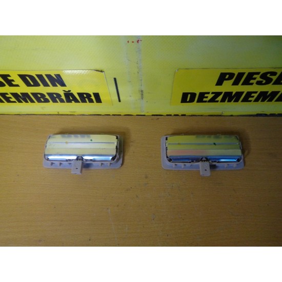 LAMPI PLAFON SPATE STANGA + DREAPTA BMW X5 E53, AN 1999-2006 LAMPI PLAFON SPATE STANGA + DREAPTA BMW X5 E53, AN 1999-2006