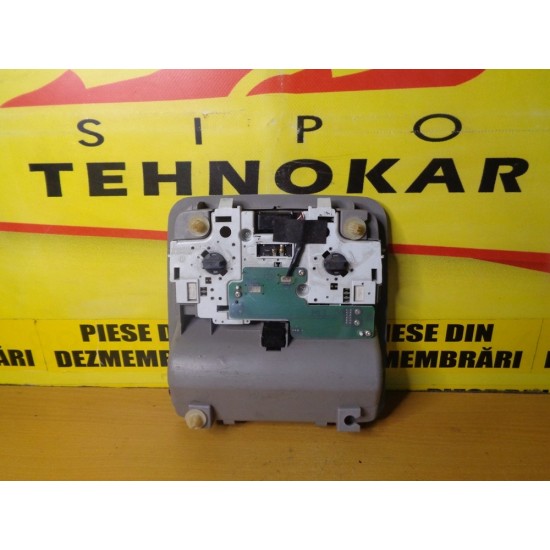 PLAFONIERA TOYOTA RAV 4, AN 2005-2012 - CU TRAPA PLAFONIERA TOYOTA RAV 4, AN 2005-2012 - CU TRAPA