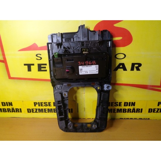 CONSOLA MANETA CU SUPORT TELEFON SI BUTON START VOLKSWAGEN PASSAT B8, AN 2015 CONSOLA MANETA CU SUPORT TELEFON SI BUTON START VOLKSWAGEN PASSAT B8, AN 2015
