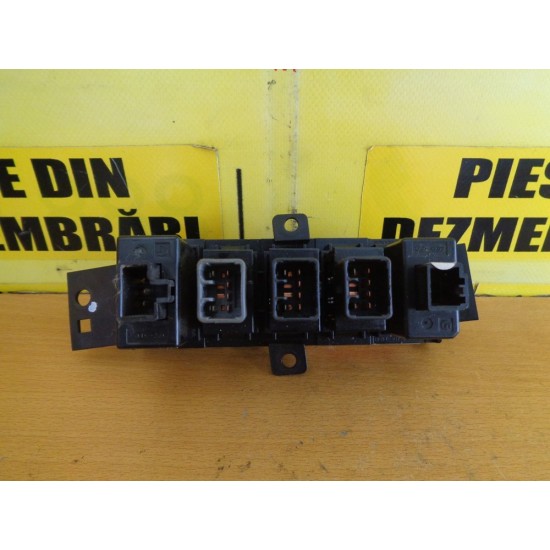 PANOU COMENZI 4X4/ESP/CEATA HYUNDAI TUCSON, AN 2004-2009 PANOU COMENZI 4X4/ESP/CEATA HYUNDAI TUCSON, AN 2004-2009