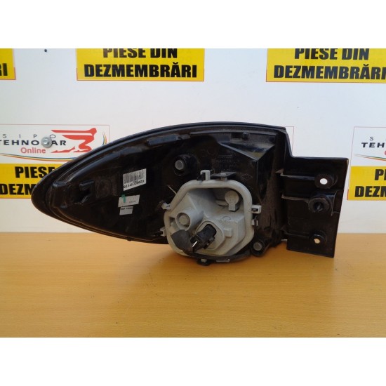 STOP DREAPTA RENAULT CAPTUR AN 2013-2016 STOP DREAPTA RENAULT CAPTUR AN 2013-2016