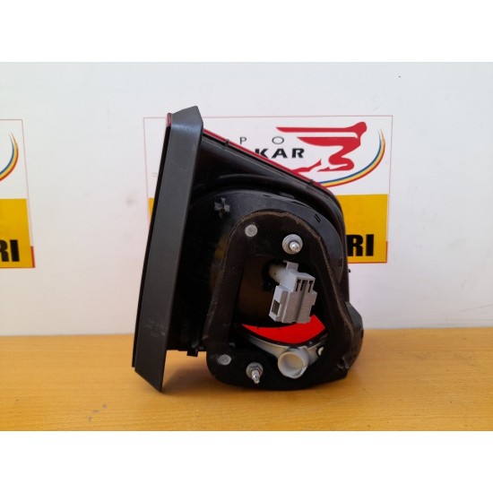 STOP DREAPTA PE HAION VOLKSWAGEN TIGUAN AN 2007-2011 STOP DREAPTA PE HAION VOLKSWAGEN TIGUAN AN 2007-2011