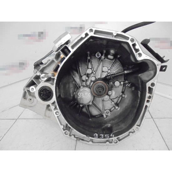 CUTIE 6 VITEZE DACIA DUSTER 1.5 DIESEL AN 2010-2017