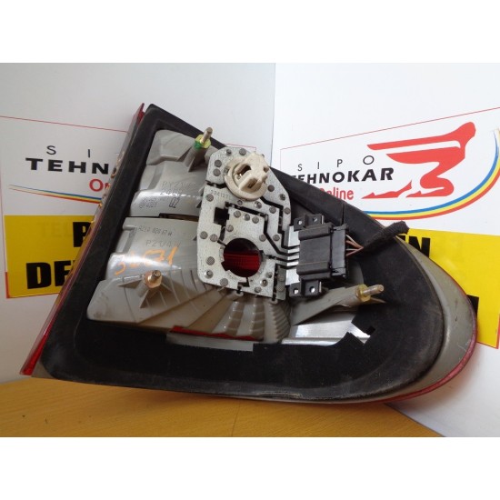 LAMPA STANGA MERCEDES CLASA E W210 BREAK AN 2000 LAMPA STANGA MERCEDES CLASA E W210 BREAK AN 2000