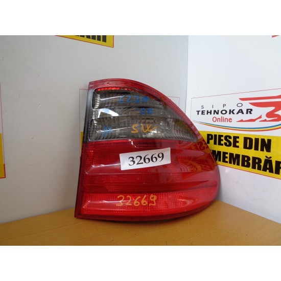 LAMPA DREAPTA MERCEDES CLASA E W210 BREAK AN 2000 LAMPA DREAPTA MERCEDES CLASA E W210 BREAK AN 2000