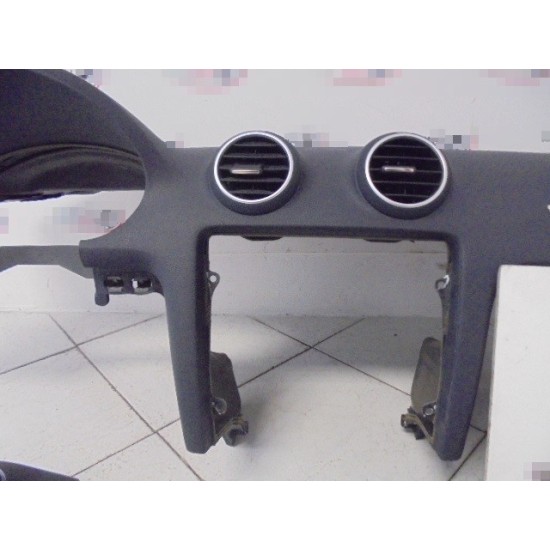 PLANSA BORD AUDI A3 AN 2003-2006 PLANSA BORD AUDI A3 AN 2003-2006
