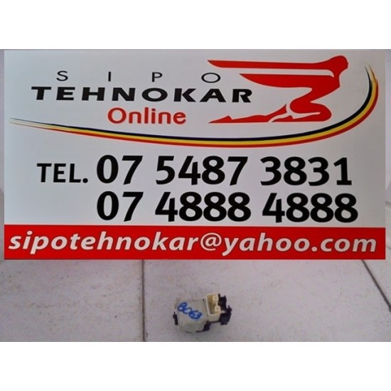 BUTON GEAM ELECTRIC DREAPTA FATA TOYOTA YARIS AN 2011-2016 BUTON GEAM ELECTRIC DREAPTA FATA TOYOTA YARIS AN 2011-2016