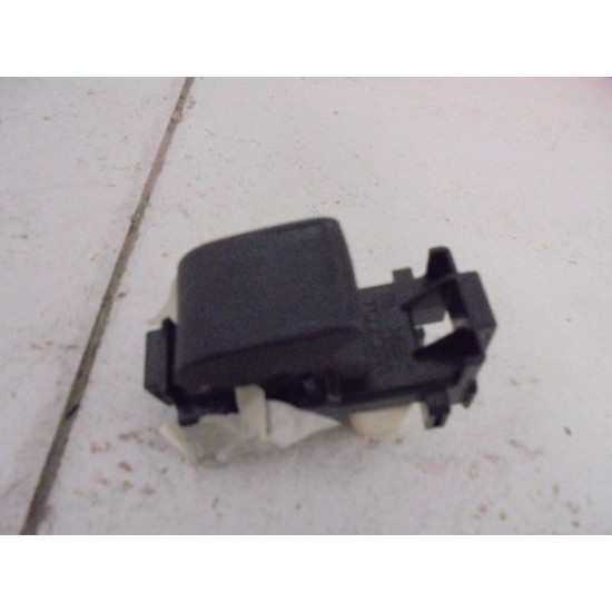 BUTON GEAM ELECTRIC DREAPTA FATA TOYOTA YARIS AN 2011-2016 BUTON GEAM ELECTRIC DREAPTA FATA TOYOTA YARIS AN 2011-2016