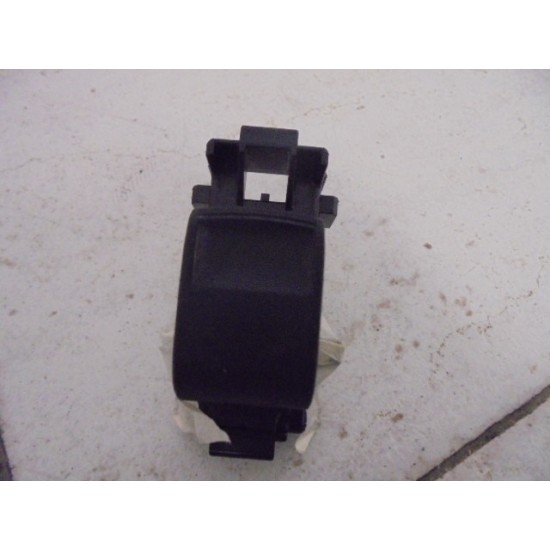 BUTON GEAM ELECTRIC DREAPTA FATA TOYOTA YARIS AN 2011-2016 BUTON GEAM ELECTRIC DREAPTA FATA TOYOTA YARIS AN 2011-2016