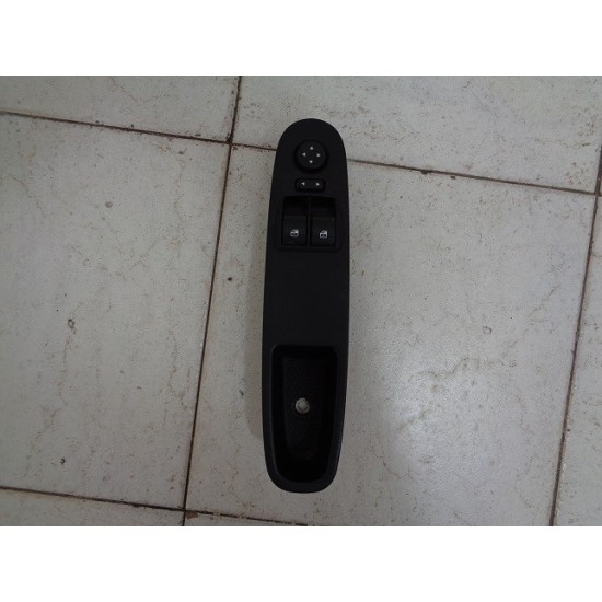 BUTOANE GEAMURI ELECTRICE STANGA FATA LANCIA YPSILON AN 2011-2019 BUTOANE GEAMURI ELECTRICE STANGA FATA LANCIA YPSILON AN 2011-2019