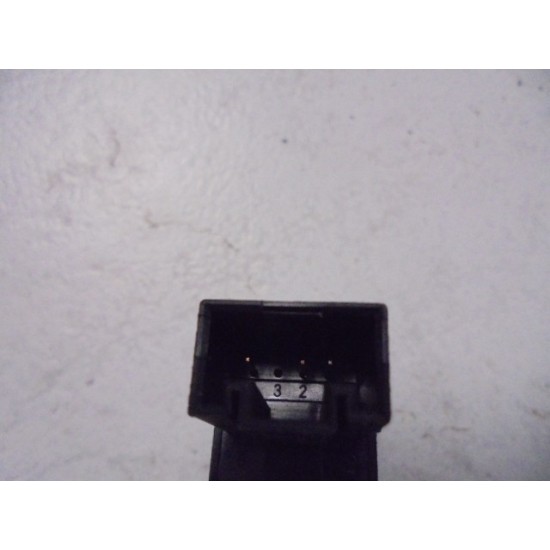 BUTON GEAM ELECTRIC DREAPTA FATA VOLKSWAGEN GOLF VI AN 2009-2012 BUTON GEAM ELECTRIC DREAPTA FATA VOLKSWAGEN GOLF VI AN 2009-2012